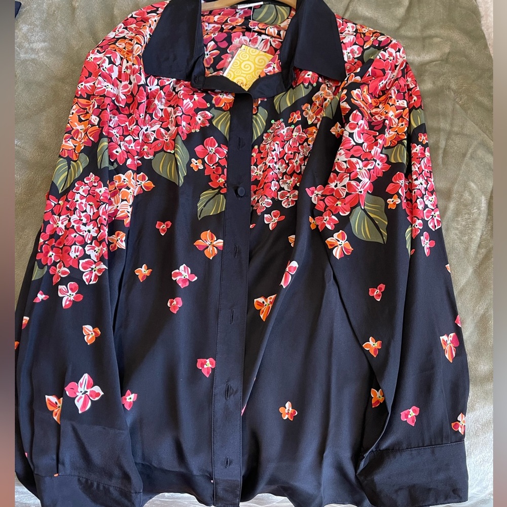 NWT Bob Mackie 100% silk button up blouse with pink and orange hydrangeas print